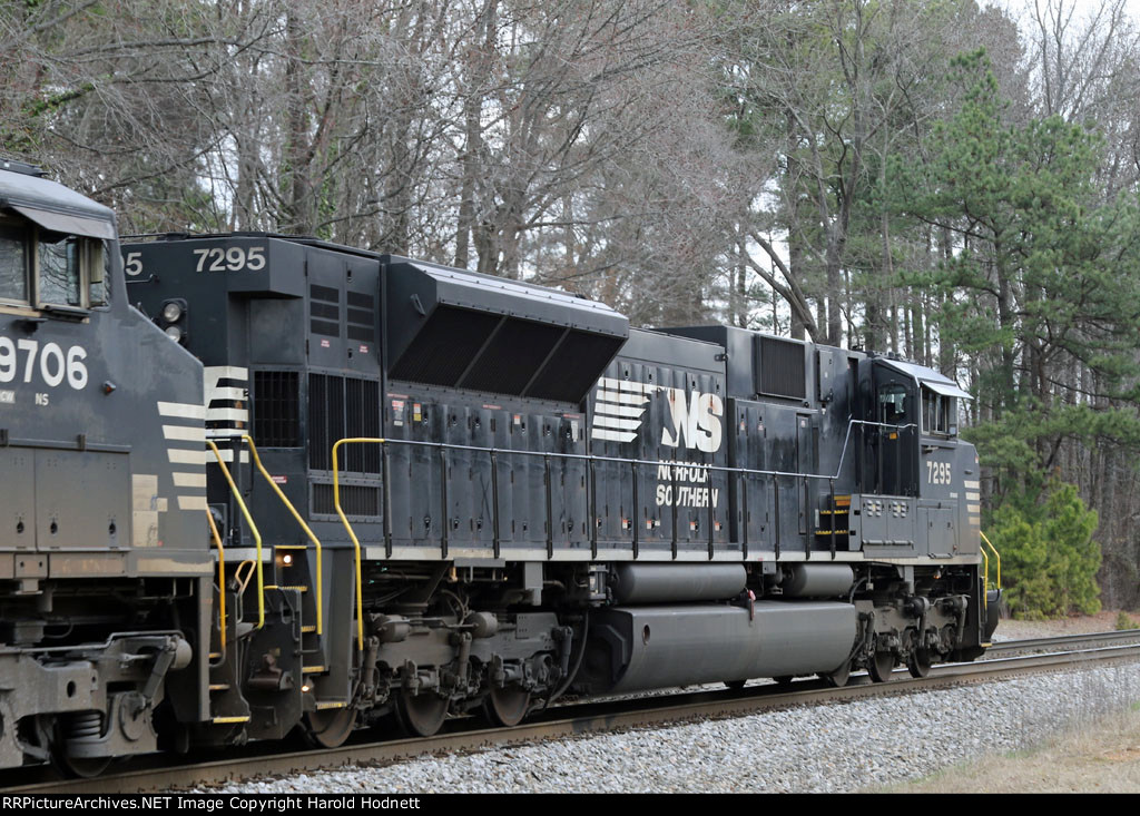 NS 7295